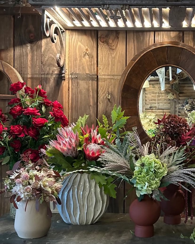 Compositions dans des vases en céramique
